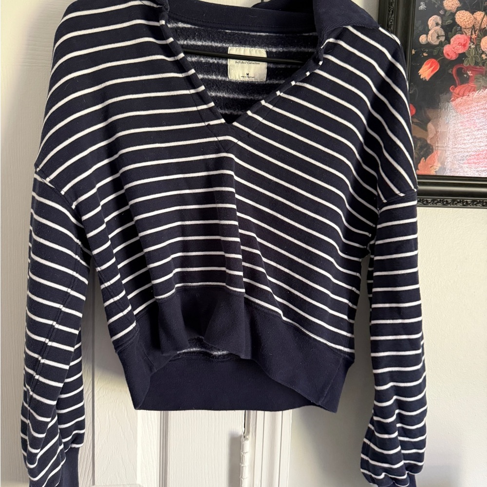Abercrombie & Fitch Navy and White V-Neck Sweater